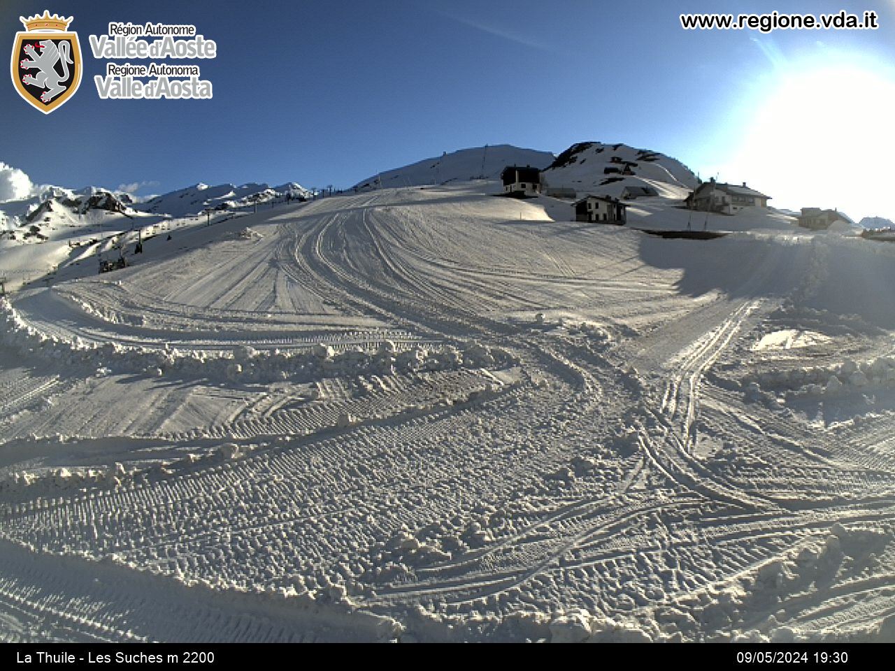 La Thuile Ski Resort Webcam from Les Souches
